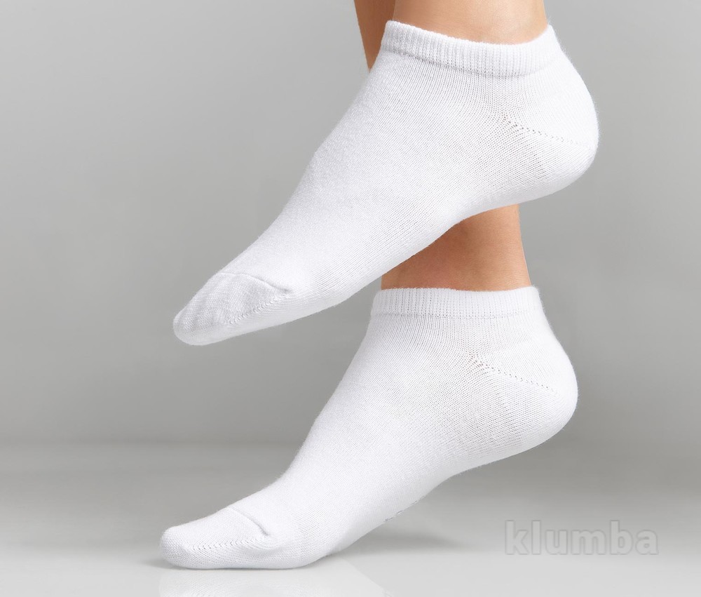 Белые носочки видео. Белые носки фото. Носки белые Optima. Белые носки Celine. Носки белые "Авокадик" 25-35.