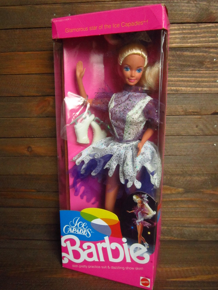 Ice barbie. Барби Ice capades Barbie. Ice capades Barbie 1990. Барби фигуристка 1995. Ice capades Barbie, Mattel, 1990.