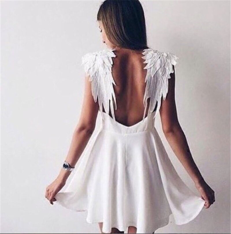 Женское платье с крылышками