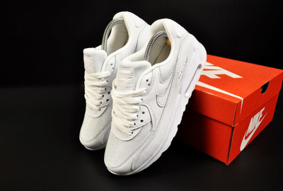 женские кроссовки Nike Air Max 90 белые