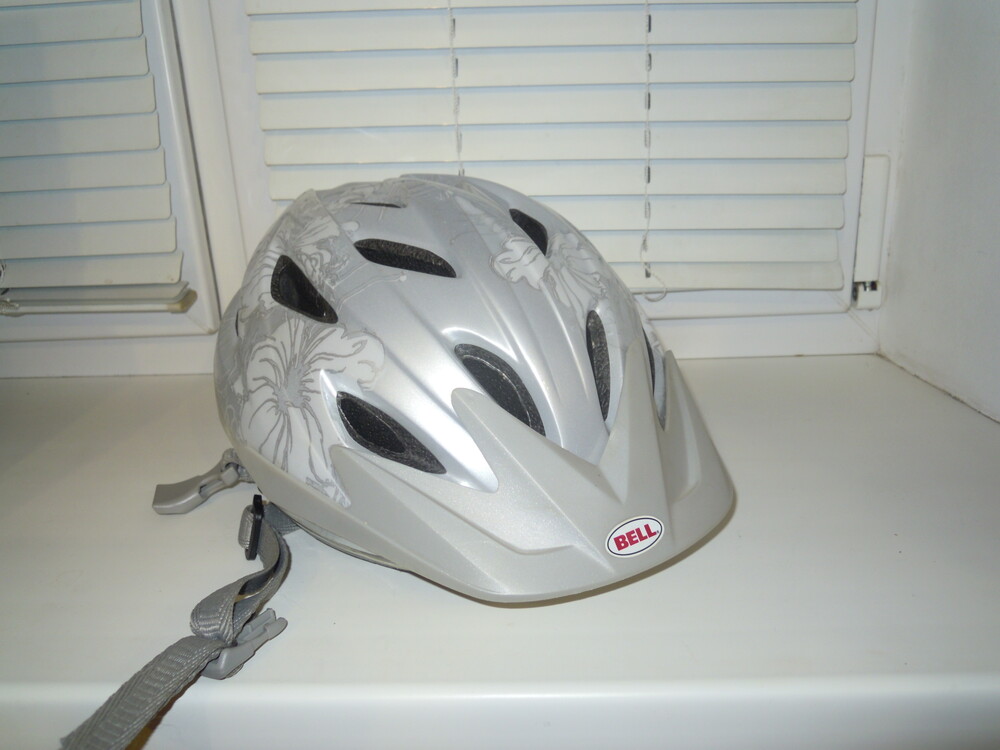 Велошлем bell защитный для девушки скейтборда роликов р. 55-57 шлем шолом фото №1