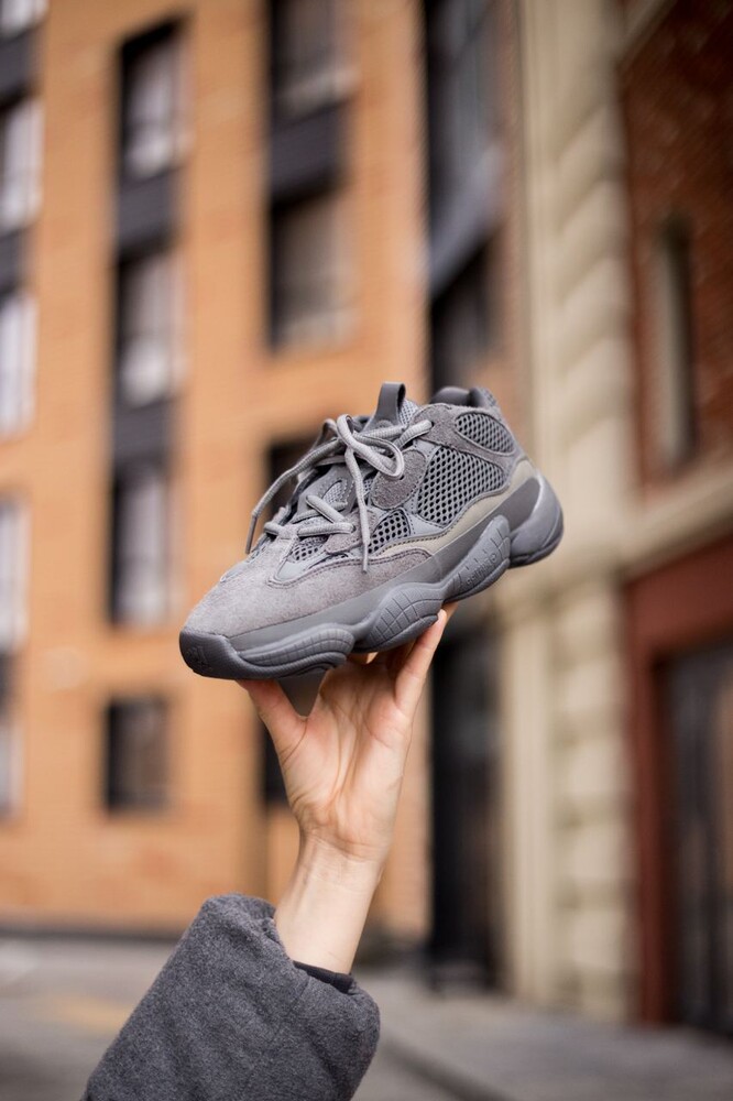 Yeezy 37 2024