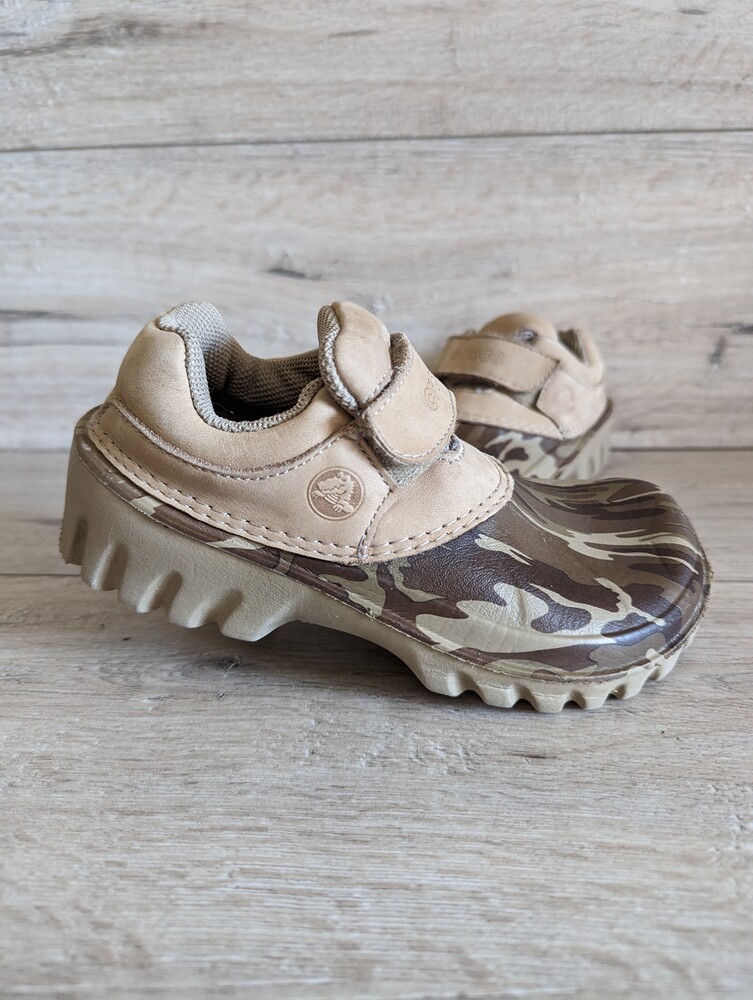 Crocs c 12 sales 13