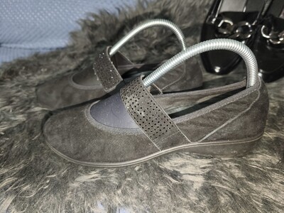 Pavers 39p туфлі з ремінцями на резинці