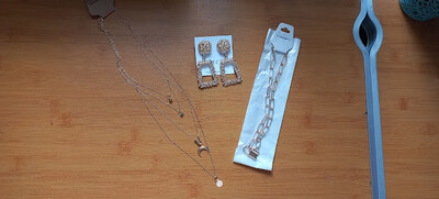 набір прикрас одним лотом