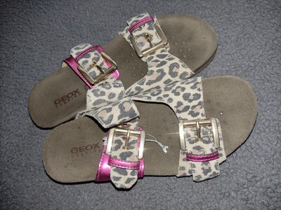 35p 22.5см Geox нові шльопки